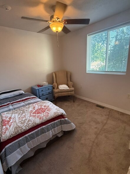 More Photos Of 3929 Lewis Ave, Lincoln Specialty For Sale