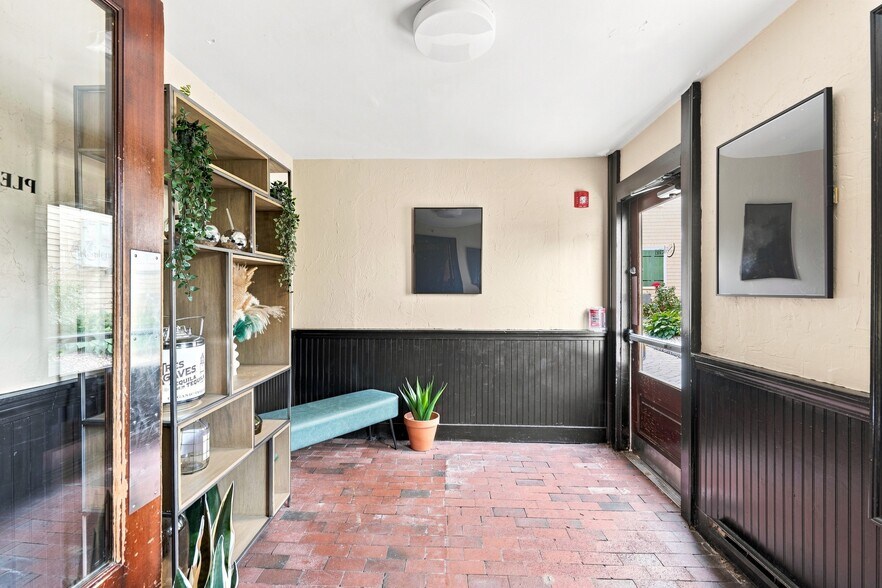 More Photos Of 170 Water St, Plymouth Storefront For Lease