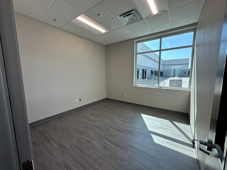 More Photos Of 445 Ingenuity Ave, Sparks Industrial For Lease