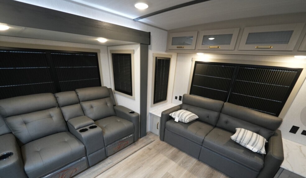 More Photos Of 303 W Garfield St, Enterprise Storefront Retail Office For Sale