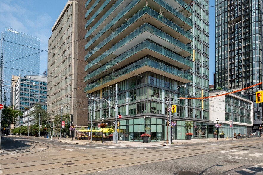 More Photos Of 33 Lombard St, Toronto Apartments For Lease