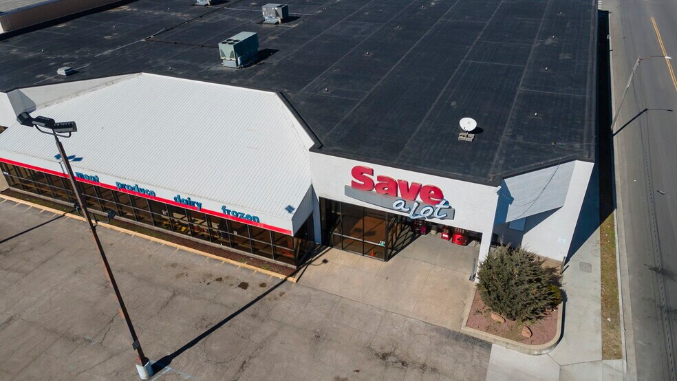 More Photos Of 121 S Sprigg St, Cape Girardeau Supermarket For Sale