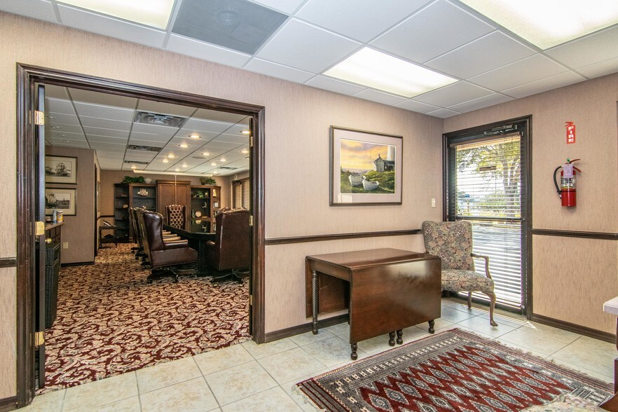 More Photos Of 13080 S Belcher Rd, Largo Office For Lease