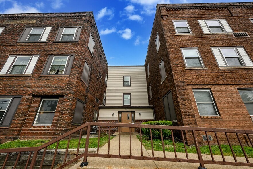 More Photos Of 5 E Wallace Ave, New Castle Apartments For Sale