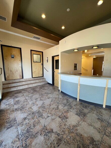 More Photos Of 2245 E State Route 69, Prescott Veterinarian Kennel For Sale