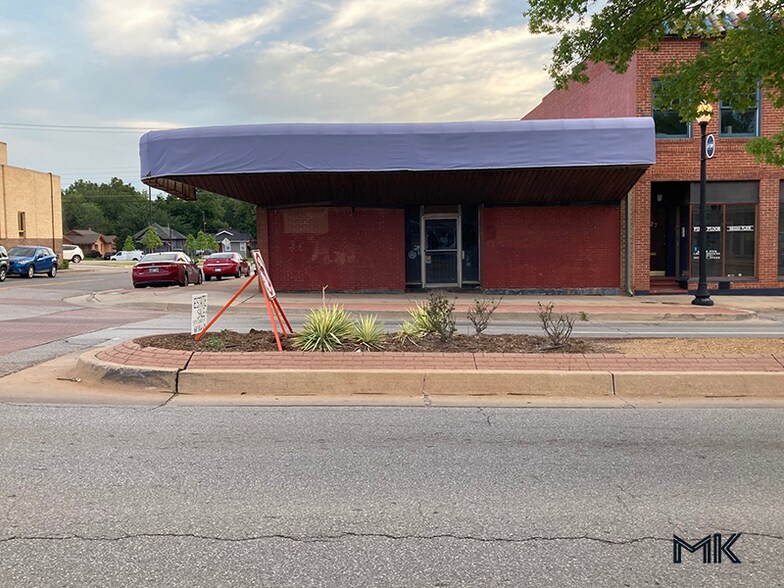 More Photos Of 531 NW 23rd St, Oklahoma City Storefront For Sale