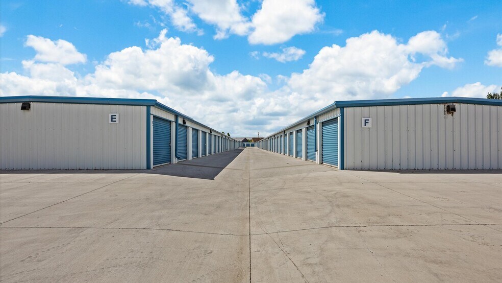 More Photos Of 1141 Sequoia Way, Montrose Industrial For Sale