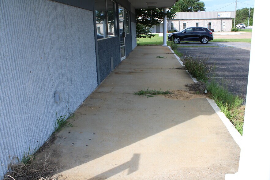 More Photos Of 3178 Hartford Hwy, Dothan Service Station For Lease