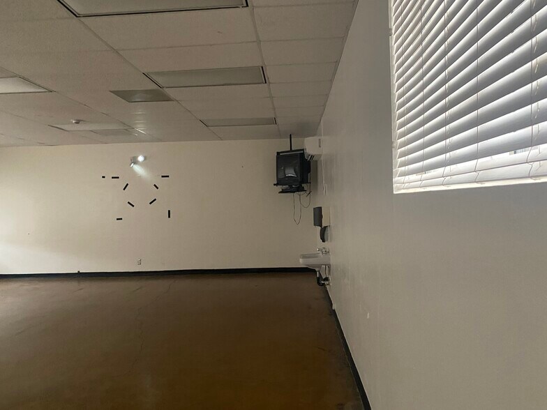 More Photos Of 630 W 17th Pl, Tempe Schools For Lease