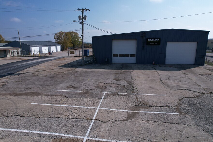 More Photos Of 1230 Industrial Park Rd, Columbia Warehouse For Lease