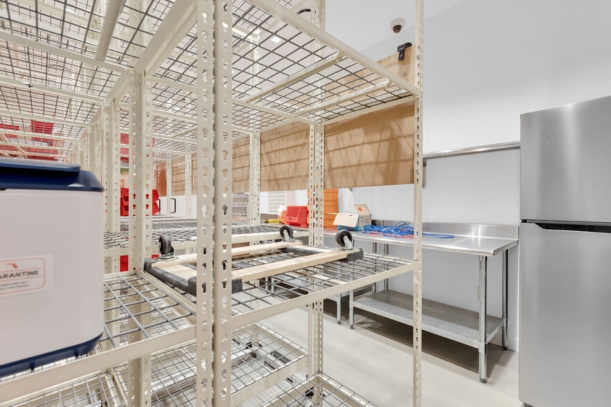 More Photos Of 132 Duval St, Key West Restaurant For Lease