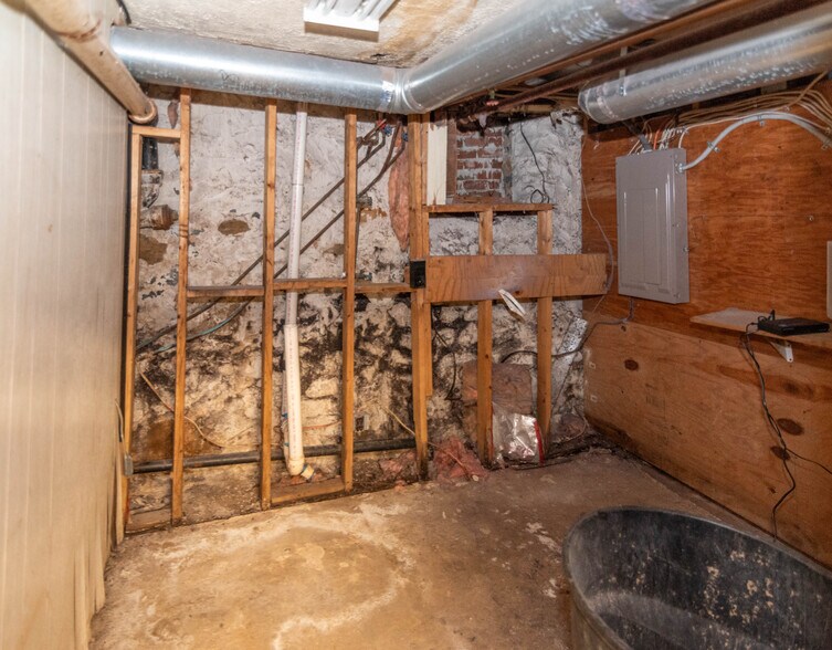 More Photos Of 4905 Liberty Heights Ave, Gwynn Oak Storefront Retail Residential For Sale