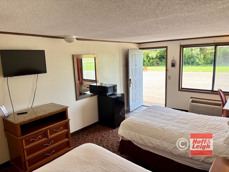 More Photos Of 2149 E Gill Rd, Port Clinton Hotel For Sale