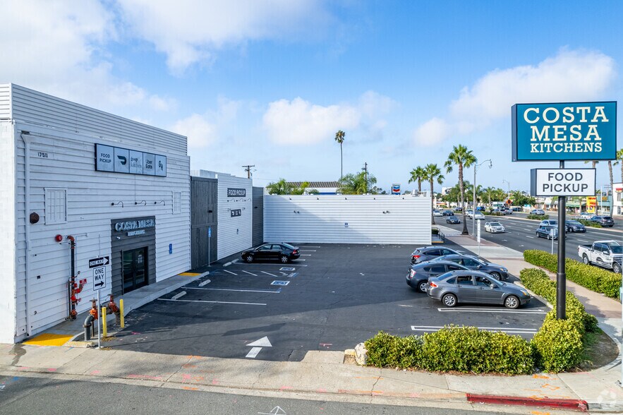 More Photos Of 1750 Newport Blvd, Costa Mesa Storefront For Lease