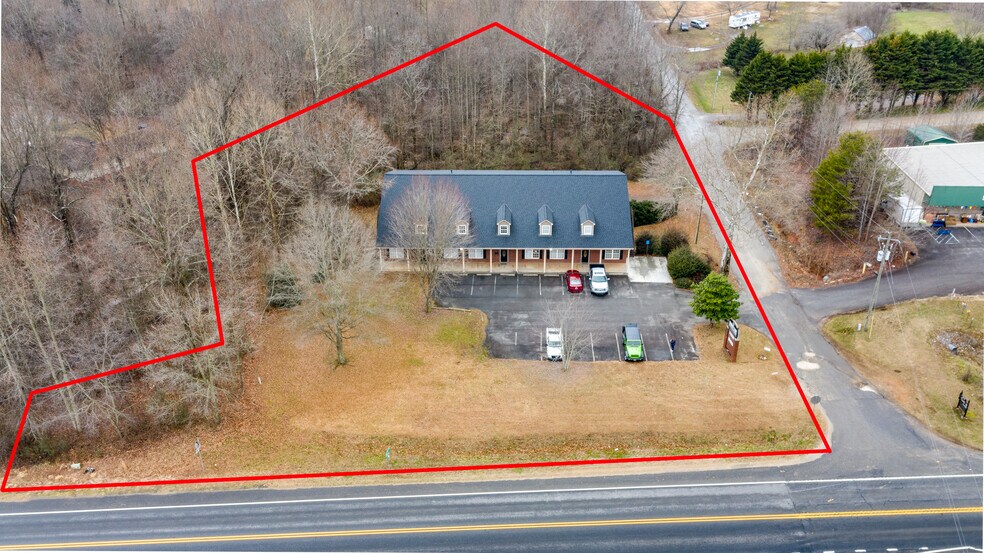 More Photos Of 6911 Cleveland Hwy, Clermont Office For Lease