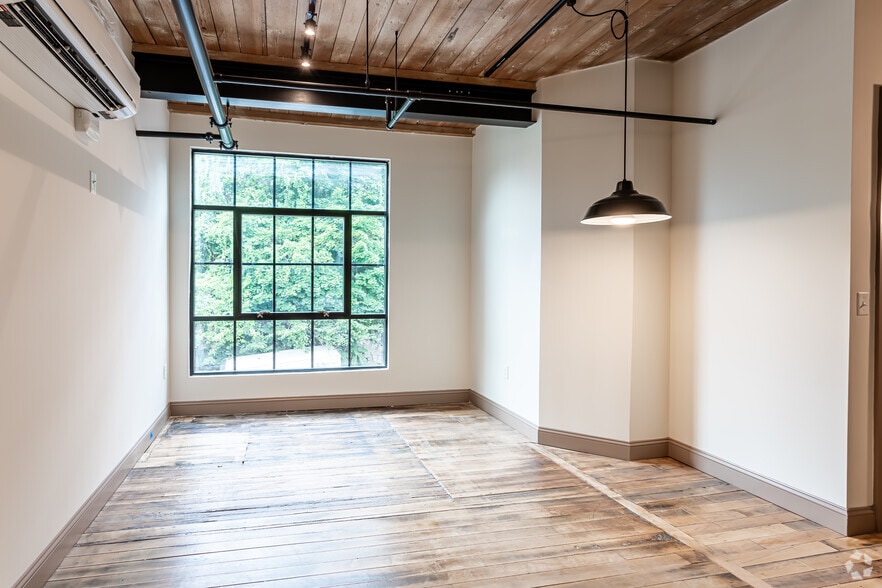 More Photos Of 58 Pomfret St, Putnam Apartments For Lease