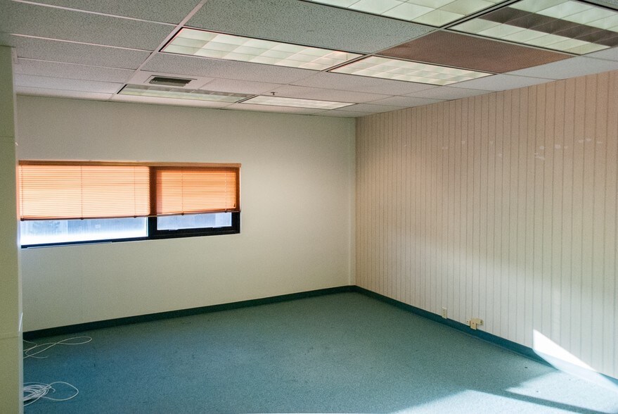 More Photos Of 11901-12201 Industry Way, Anchorage Unknown For Lease