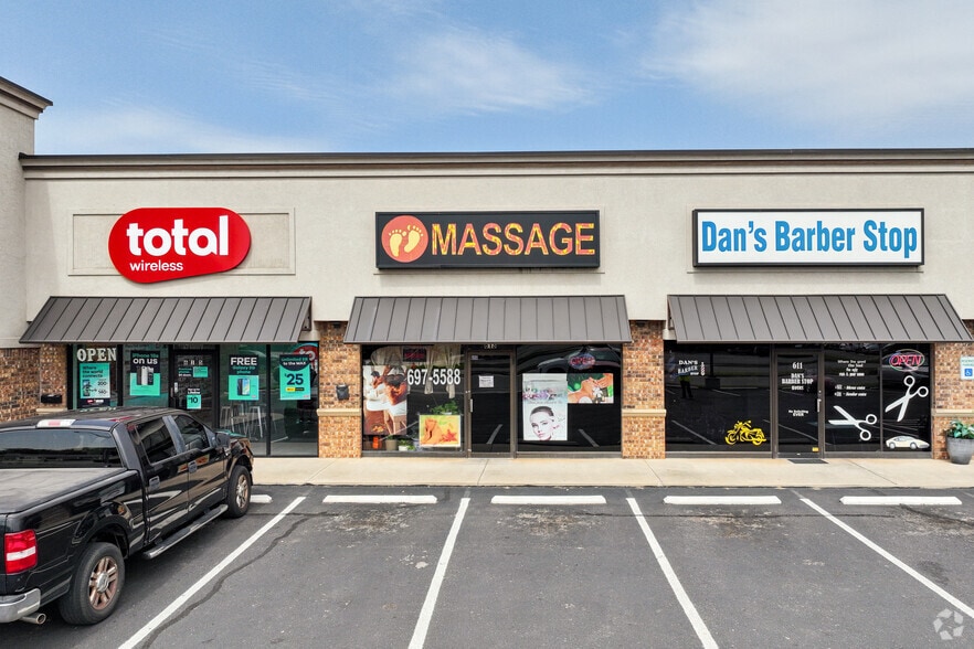 More Photos Of 601-617 S Broadway, Edmond General Retail For Lease
