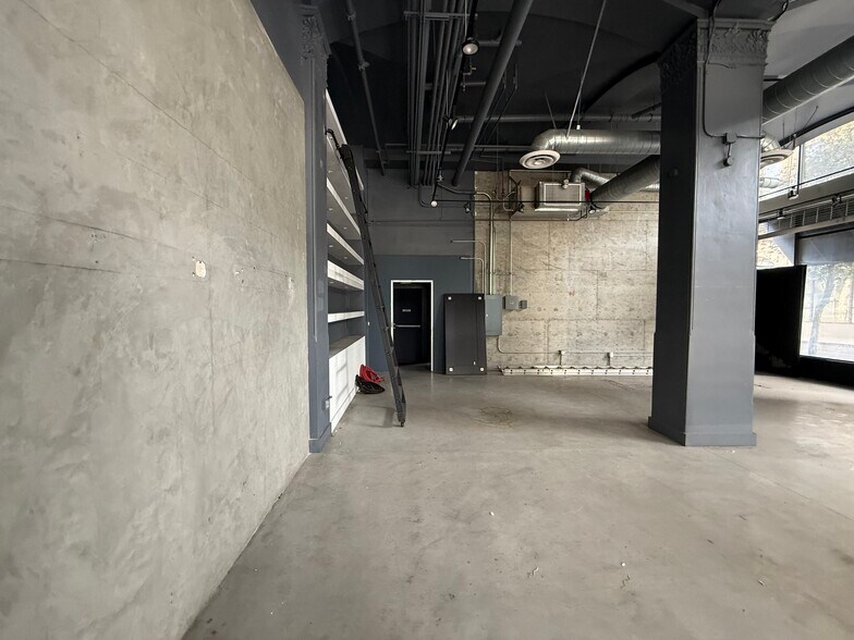 More Photos Of 758 S Spring St, Los Angeles Apartments For Lease