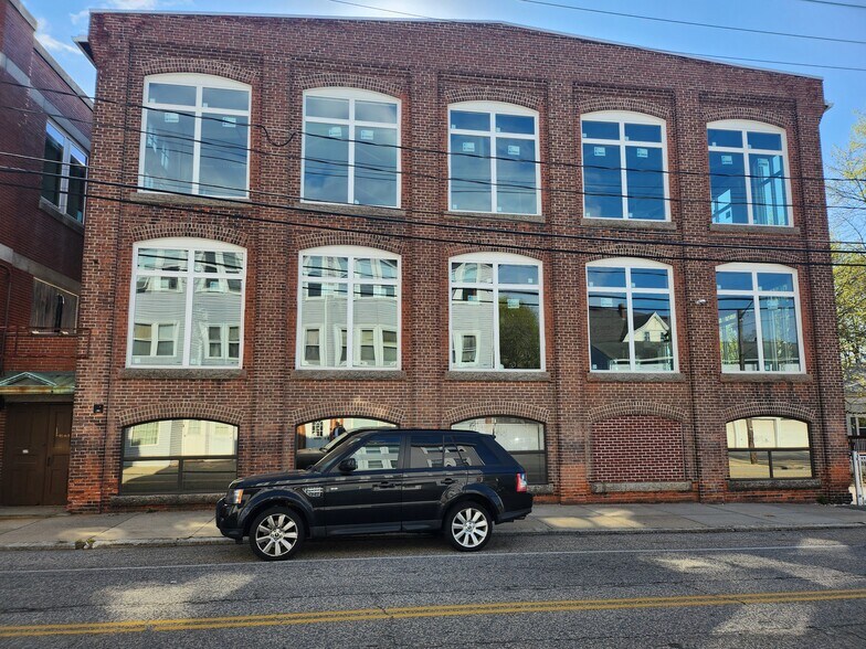 More Photos Of 565 N Main St, Woonsocket Warehouse For Sale