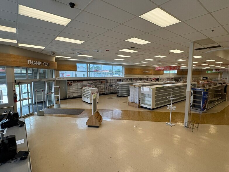 More Photos Of 1000 N Williams St, Paulding Drugstore For Sale
