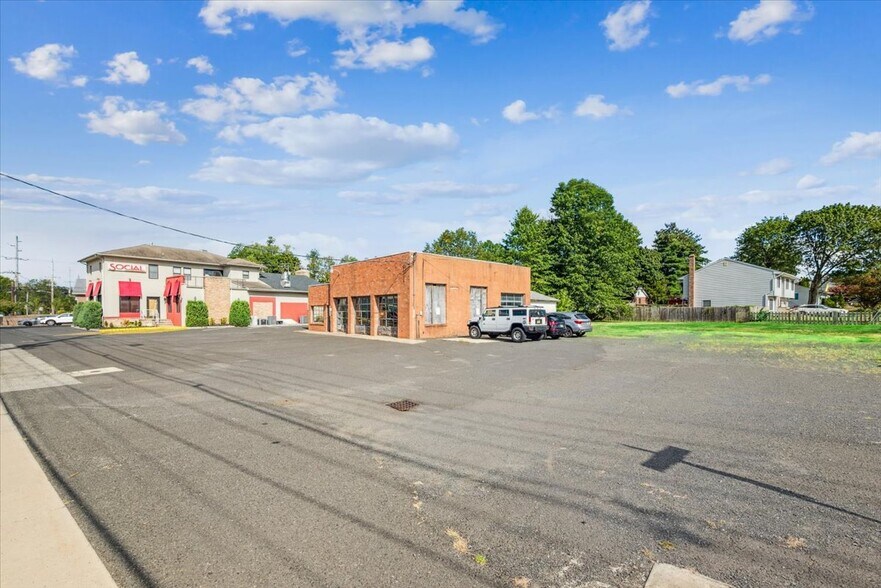 More Photos Of 1 Union Ave, Somerville Auto Repair For Sale
