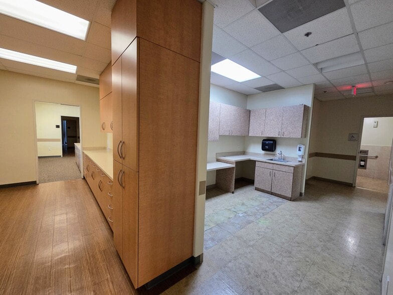 More Photos Of 26740 Towne Centre Dr, Foothill Ranch Medical For Sale