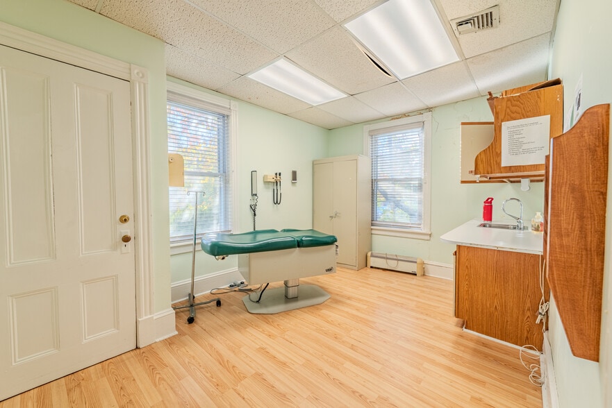 More Photos Of 177 W High St, Somerville Medical For Sale