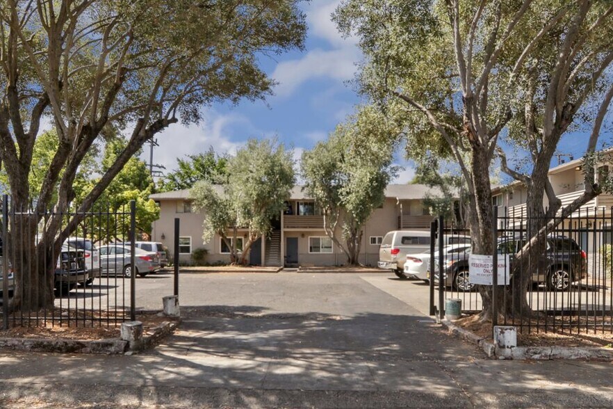 More Photos Of 2933 Eastern Ave, Sacramento Apartments For Sale