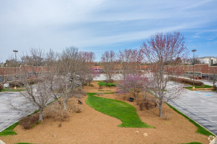 More Photos Of 2501 McGavock Pike, Nashville Unknown For Sale