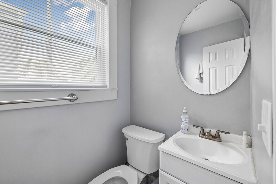 More Photos Of 2839 Logan St, Nashville Loft Creative Space For Sale