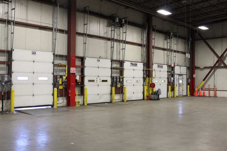 More Photos Of 208 Copper Top Ln NE, Cleveland Warehouse For Lease