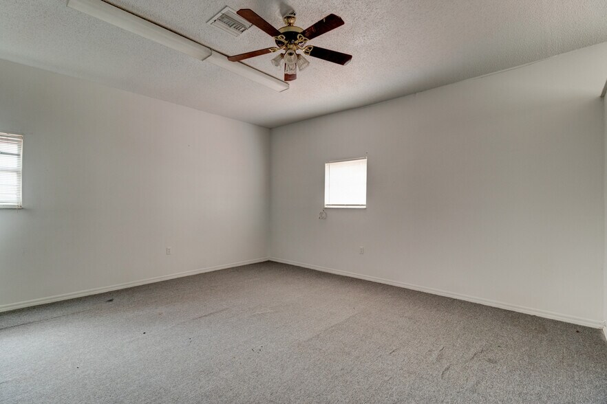 More Photos Of 2820 Howland Blvd, Deltona Storefront Retail Office For Sale