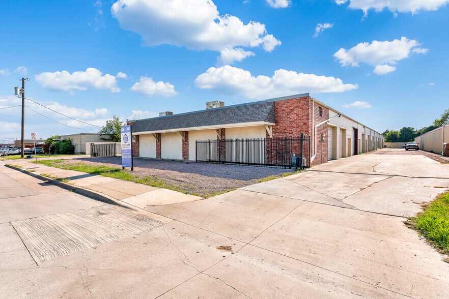 More Photos Of 11005 Indian Trl, Dallas Industrial For Sale