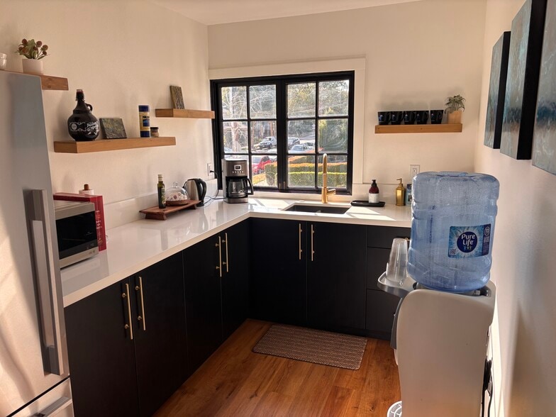 More Photos Of 1616 Anacapa St, Santa Barbara Office For Lease