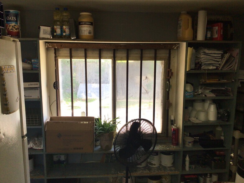 More Photos Of 102 E Hardin St, Greeneville Specialty For Sale