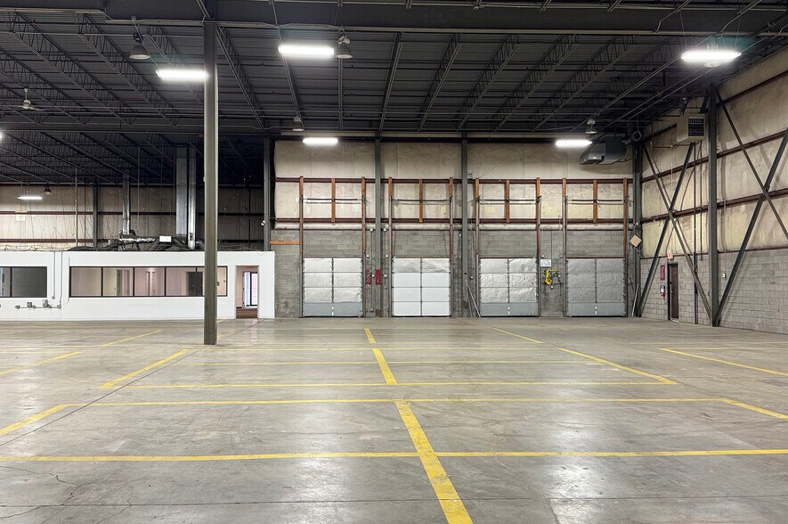 More Photos Of 900 S 2nd St, Harrison Warehouse For Lease