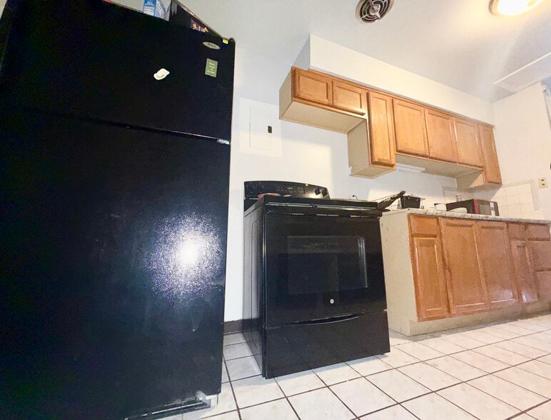 More Photos Of 7535 S Saginaw Ave, Chicago Apartments For Sale