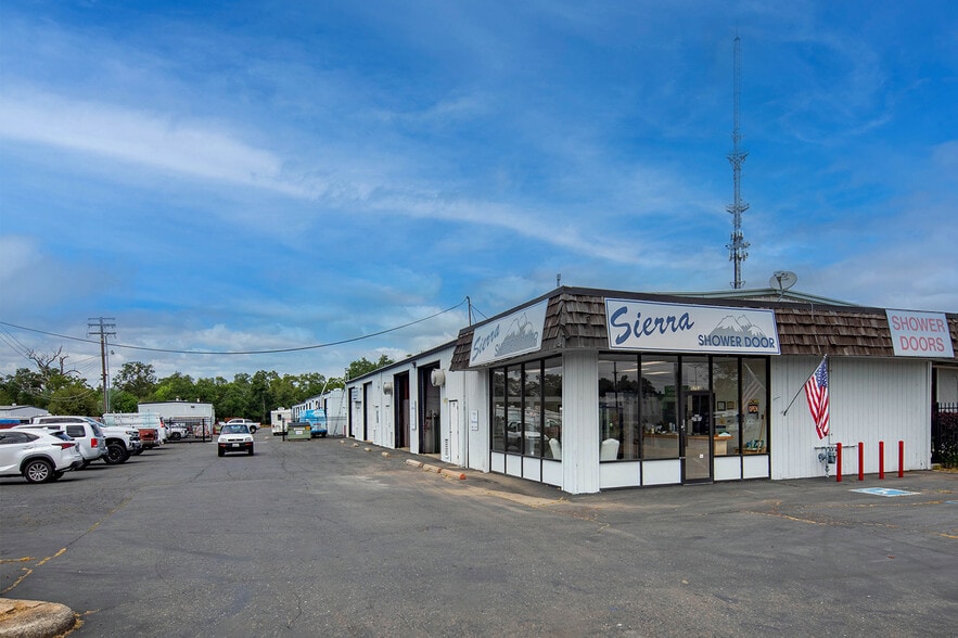 More Photos Of 5753 Auburn Blvd, Sacramento Warehouse For Sale