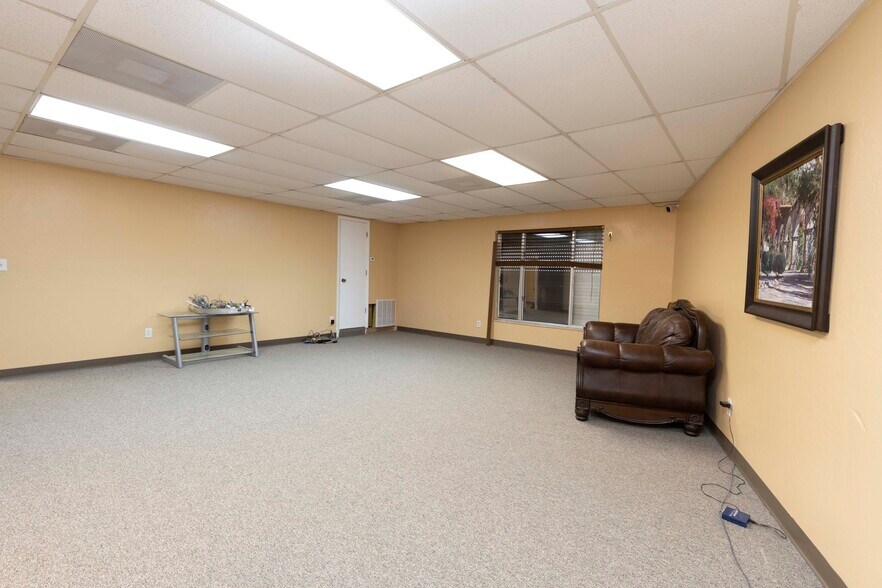More Photos Of 1203 SE 9th Ter, Cape Coral Light Distribution For Lease