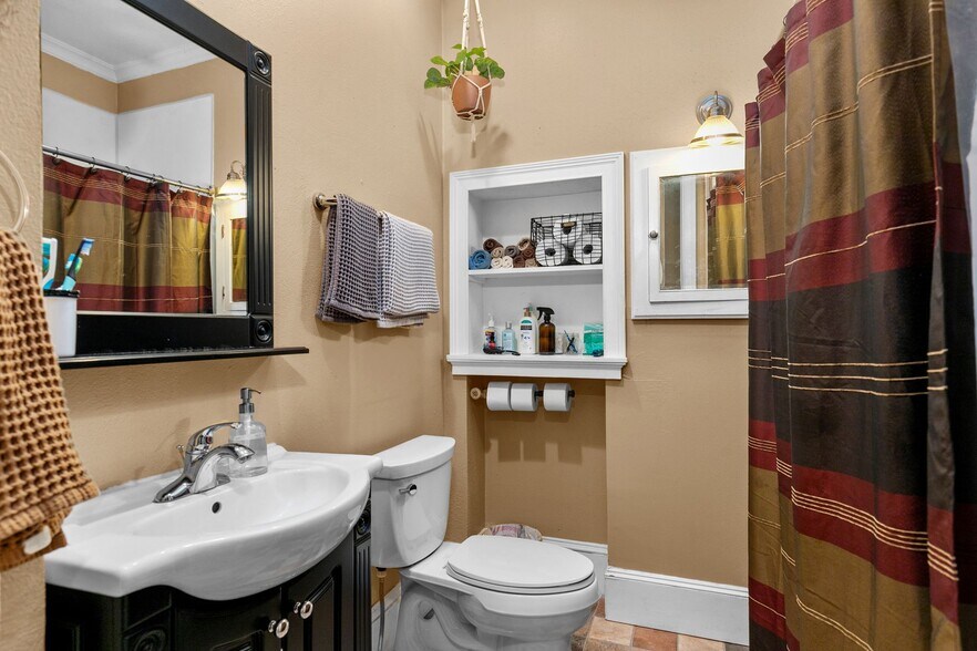 More Photos Of 221 Watson St, Ripon Storefront Retail Residential For Sale