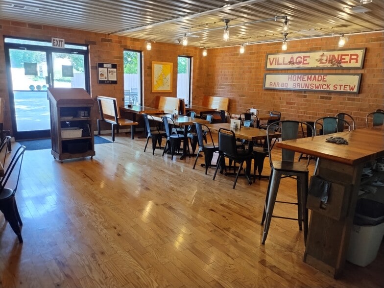 More Photos Of 600 W King St, Hillsborough Restaurant For Lease