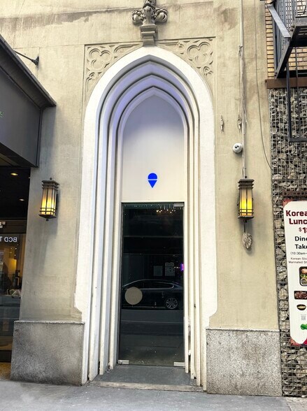 Primary Photo Of 6 W 32nd St, New York Hotel For Lease