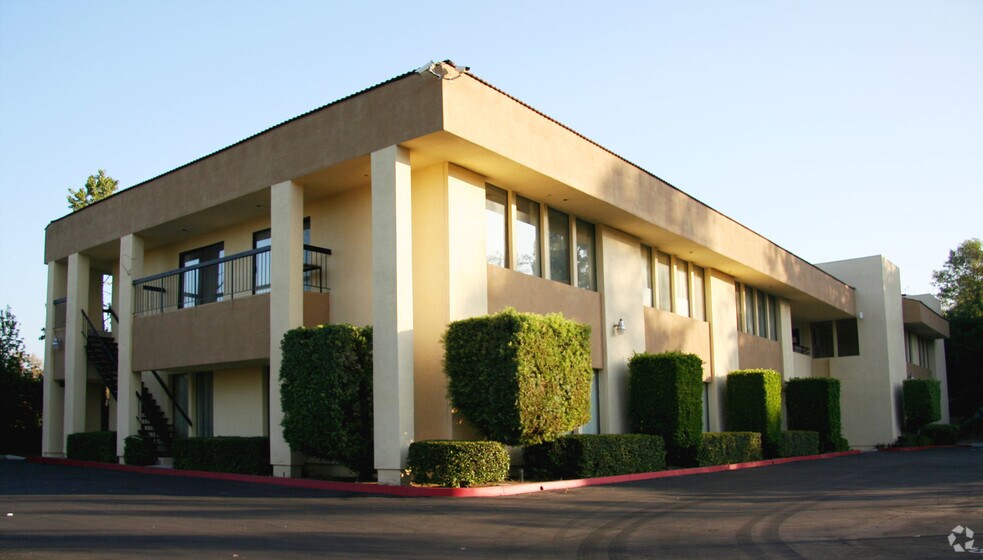 More Photos Of 10860 6th St, Rancho Cucamonga Warehouse For Lease
