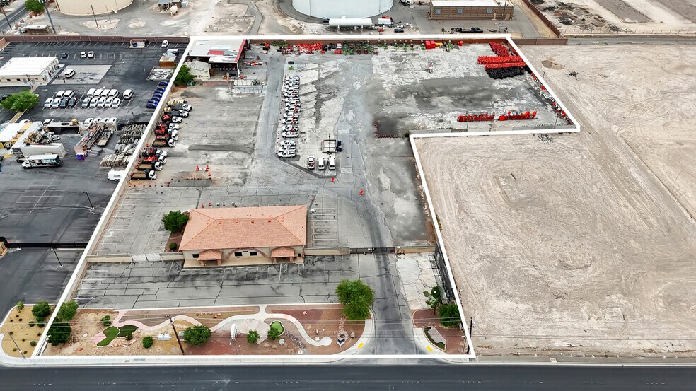 More Photos Of 2222 W Cheyenne Ave, North Las Vegas Freestanding For Lease