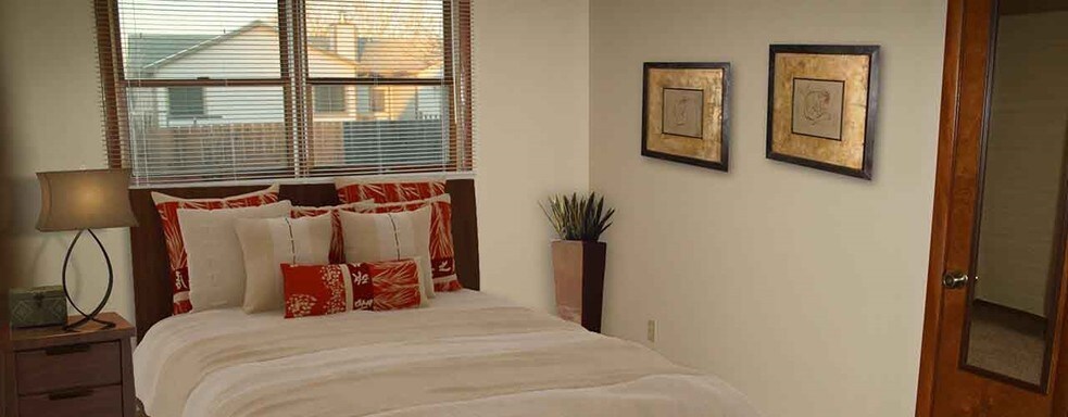 More Photos Of 302 N Evergreen Ln, Wichita Apartments For Sale