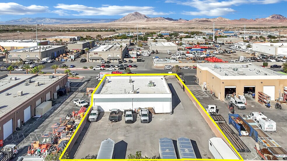 More Photos Of 231 Sunpac Ave, Henderson Warehouse For Lease