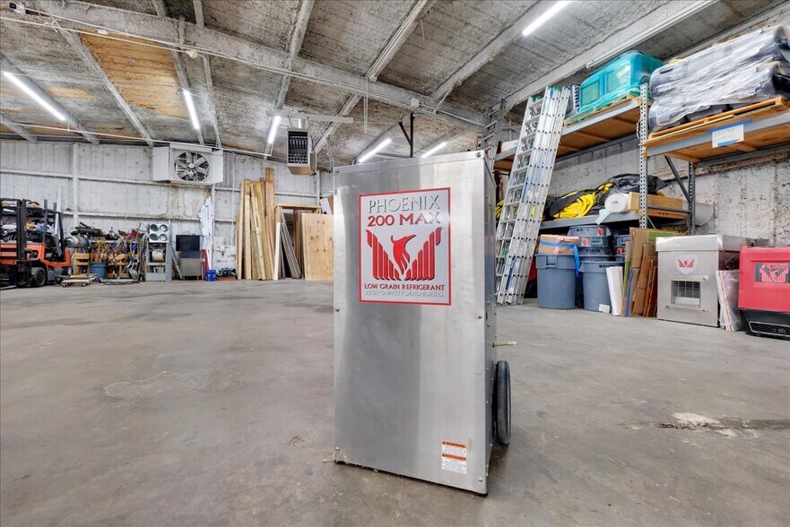 More Photos Of 1518 Petunia Ave, Louisville Warehouse For Sale