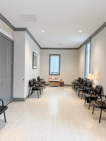 More Photos Of 3312 Kaliste Saloom Rd, Lafayette Office For Sale