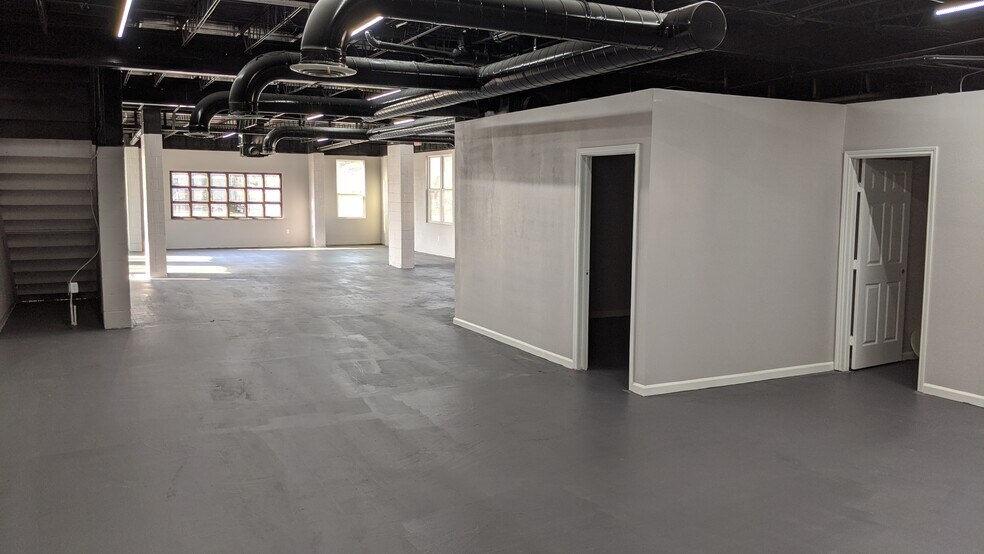 More Photos Of 200 E Texas Ave, Baytown Freestanding For Lease